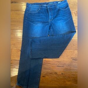 Men’s Izod Denim Jeans 42x30 Relaxed fit.